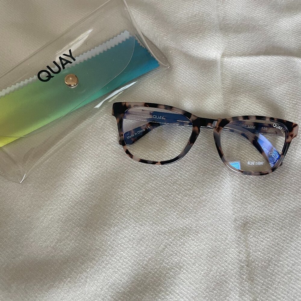 Brand New Quay Blue Ray Glasses